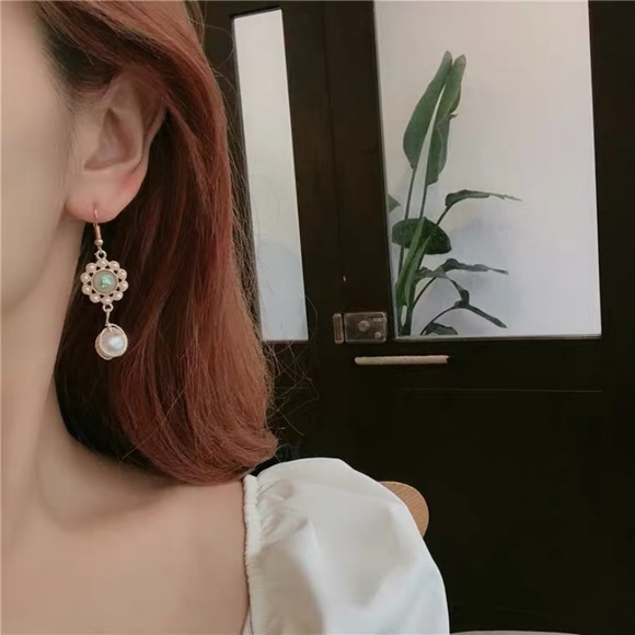 ❤️‍🔥𝕤𝕒𝕝𝕖❤️‍🔥 crystal baroque pearls earrings - Picture 4 of 13